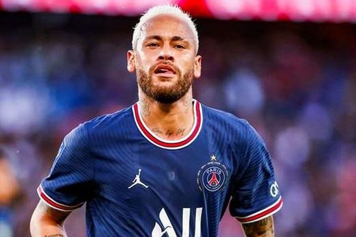 Tiền đạo Neymar báo tin vui với người hâm mộ