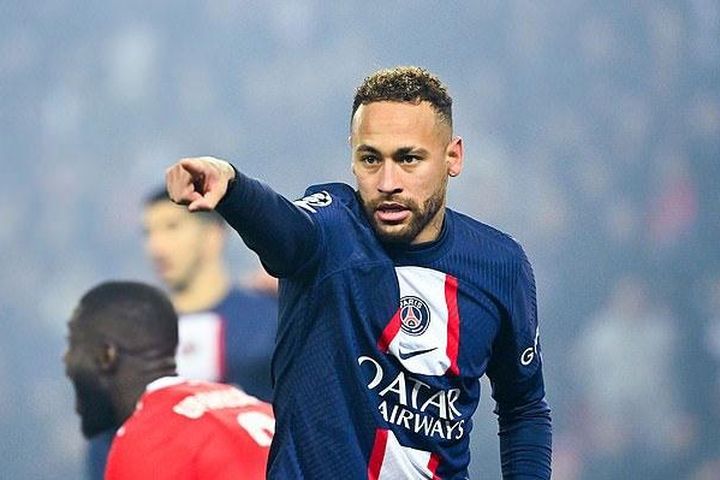 Erik ten Hag chính thức lên tiếng về thương vụ 'giải cứu' Neymar