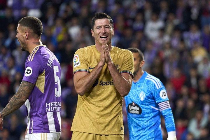 Barca lại gục ngã sau ngày nâng cúp vô địch La Liga