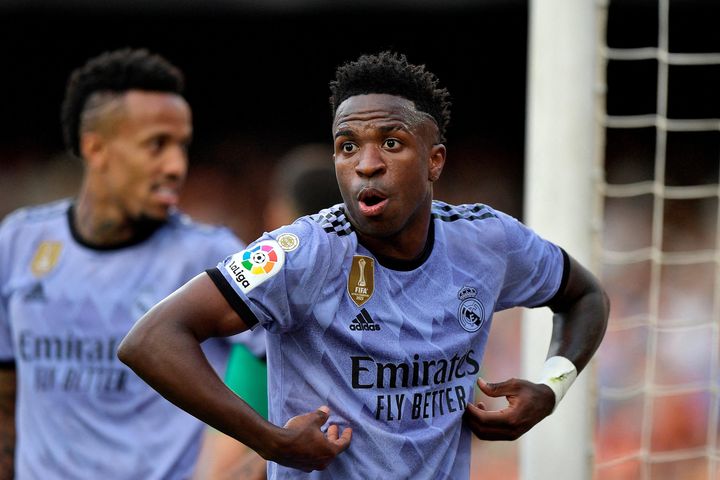 Eto'o, Vinicius và 17 năm bị phân biệt chủng tộc ở Liga