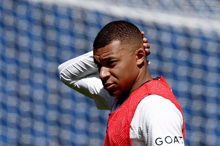 Real Madrid cứng rắn với Mbappe