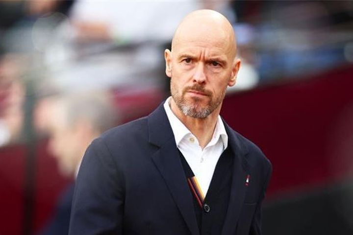 HLV Ten Hag nhắn nhủ Chelsea: 'Tiền không giải quyết được vấn đề'