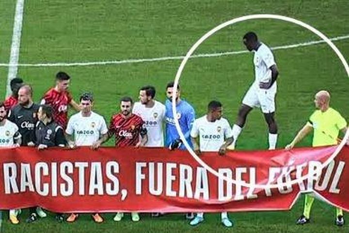 Khoảnh khắc buồn trong scandal phân biệt chủng tộc tại La Liga