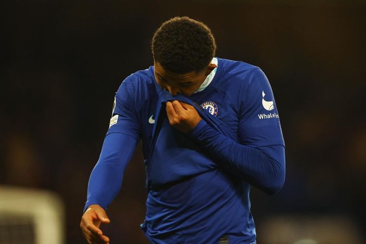 Thảm bại của Chelsea là bài học cho MU