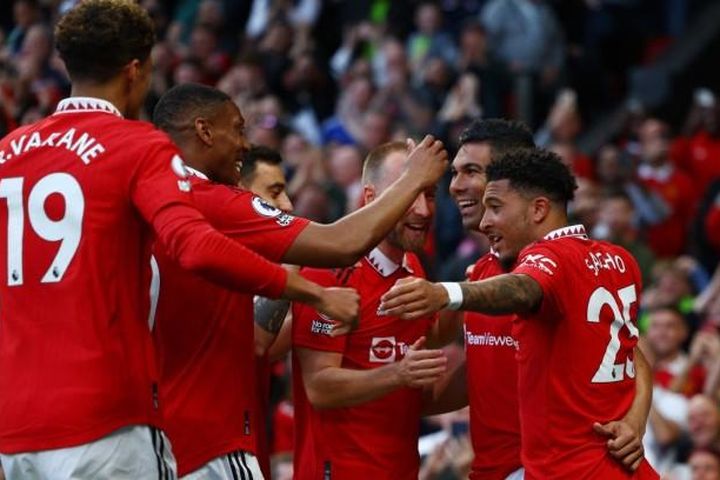 'Vùi dập' Chelsea, Man United giành vé dự Champions League