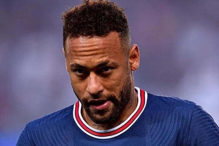 Man United mang tin kém vui tới Neymar