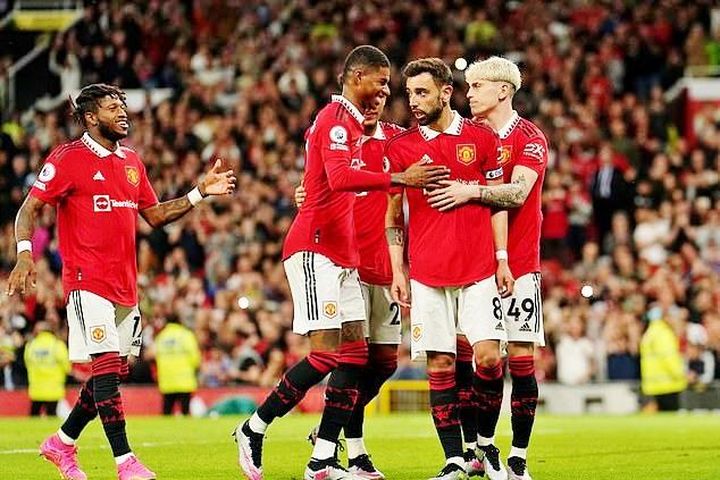 Thắng thuyết phục, 'Quỷ đỏ' giành vé dự Champions League