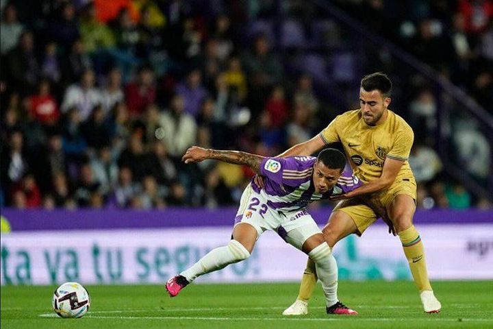 Barcelona: Chức vô địch đi kèm những nỗi lo