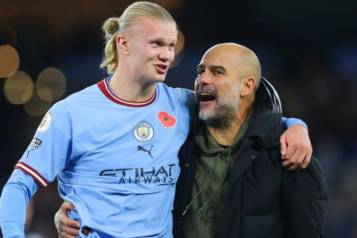 HLV Pep Guardiola làm điều đặc biệt với dàn sao Man City trước ngày đấu MU