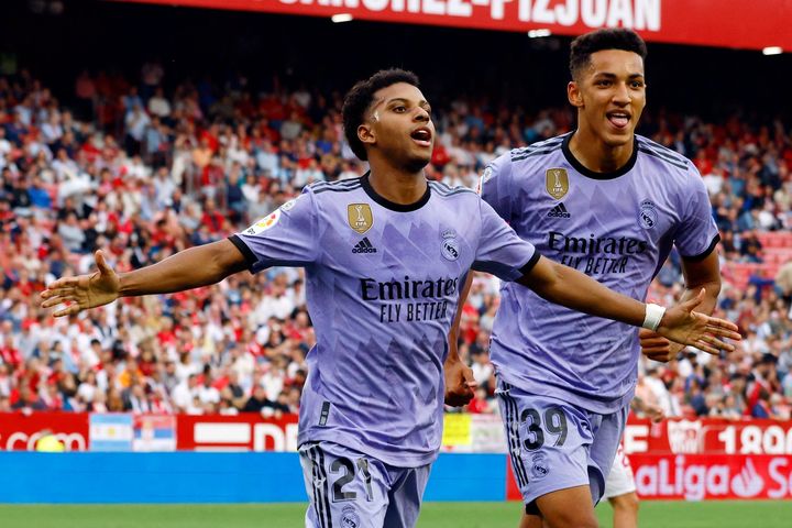 Sao trẻ Brazil giúp Real ngược dòng trước Sevilla