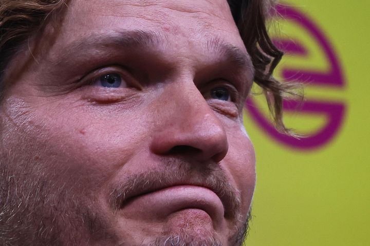 HLV Dortmund: 'Cực kỳ đau đớn'