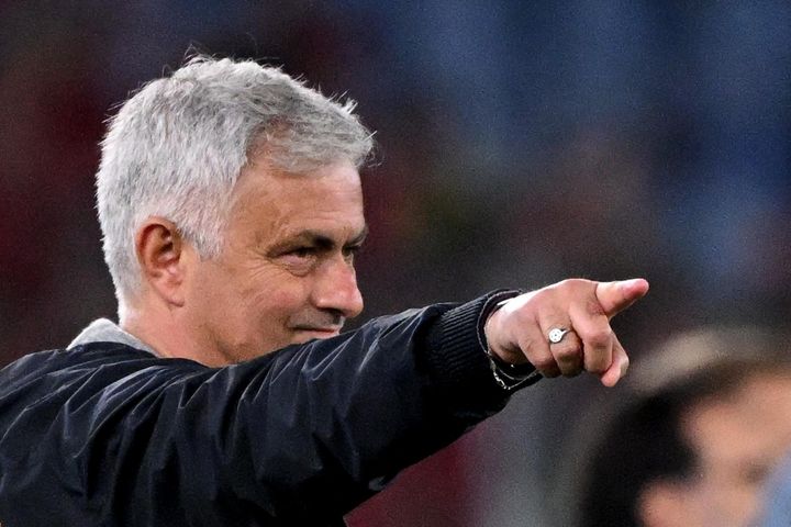 Mourinho từ chối phỏng vấn sau khi mất vé dự Champions League