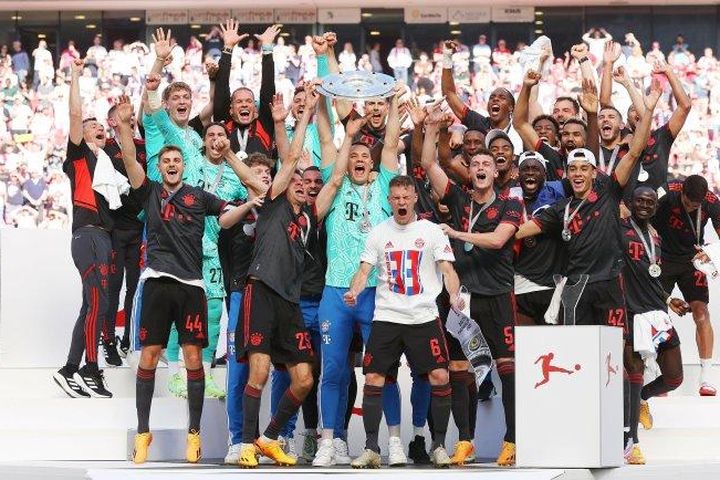 Dortmund dâng chức vô địch Đức cho Bayern Munich