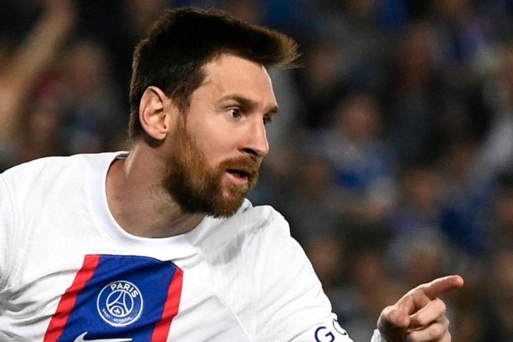 Messi đánh bại Ronaldo: Kẻ chinh phục những giới hạn