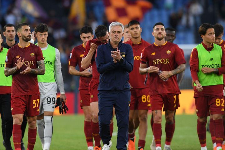 Thua ngược cuối trận, Roma hết cửa vào Top 4 Serie A