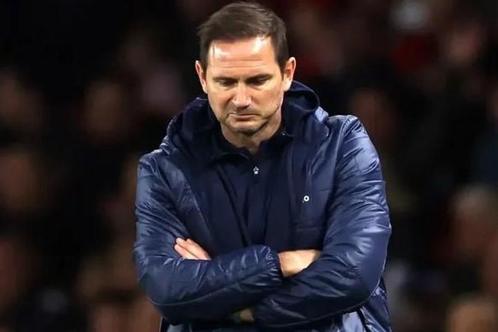 TIẾT LỘ: Cầu thủ Chelsea công khai chống đối Lampard ra mặt