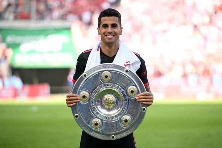 Cancelo giành 2 chức vô địch quốc gia trong 1 mùa giải