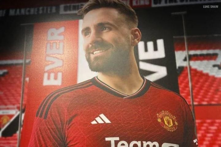 Rò rỉ áo sân nhà của Man United mùa 2023/24