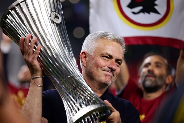 Mourinho ra lệnh cấm trước trận chung kết Europa League