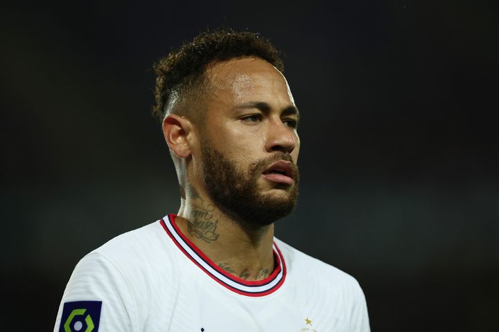 Neymar chọc giận PSG