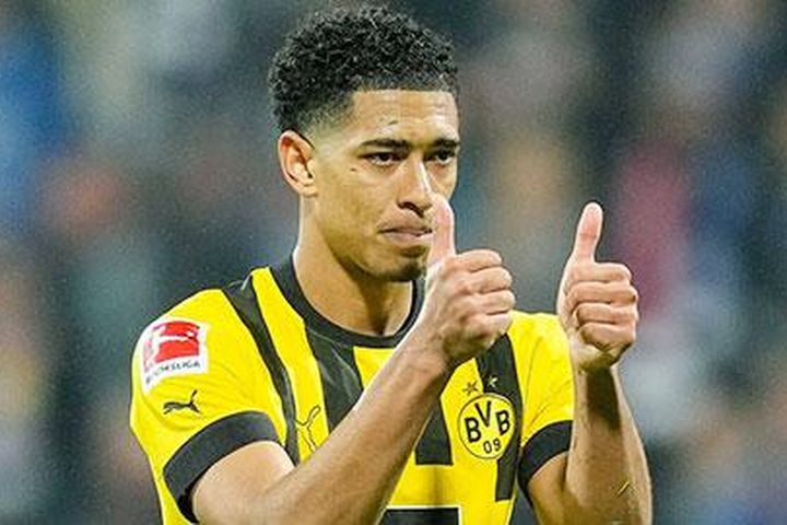 Tiền vệ Bellingham hay nhất Bundesliga