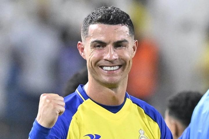 Tin vui Ronaldo: Vẫn được lên tuyển Bồ Đào Nha, Al Nassr sắp có HLV 'khủng'