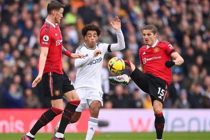 HLV Ten Hag phũ với 2 lính đánh thuê ở MU