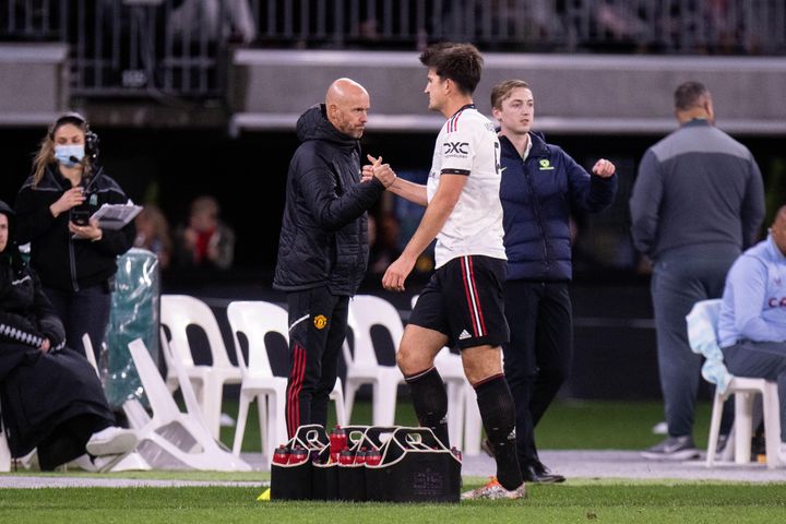 Man United bán 4 cầu thủ lấy 100 triệu bảng