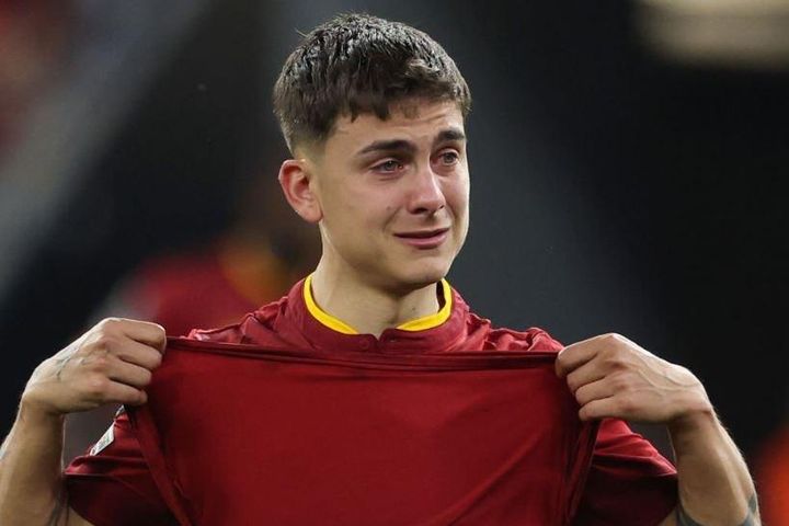 Dybala khóc nức nở sau thất bại ở chung kết Europa League