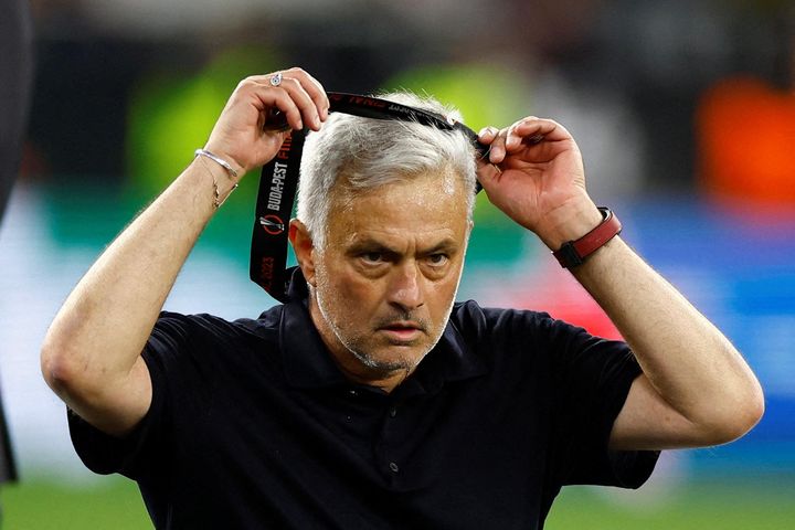 Kỷ lục của Mourinho bị Sevilla chặn đứng