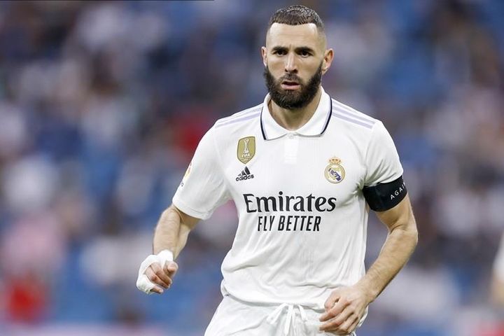 Benzema thỉnh cầu được rời Real Madrid