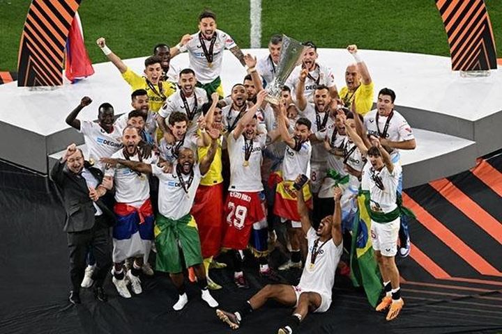 Sevilla đăng quang chức vô địch Europa League đầy kịch tính