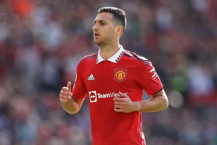 MU giữ chân thành công Diogo Dalot