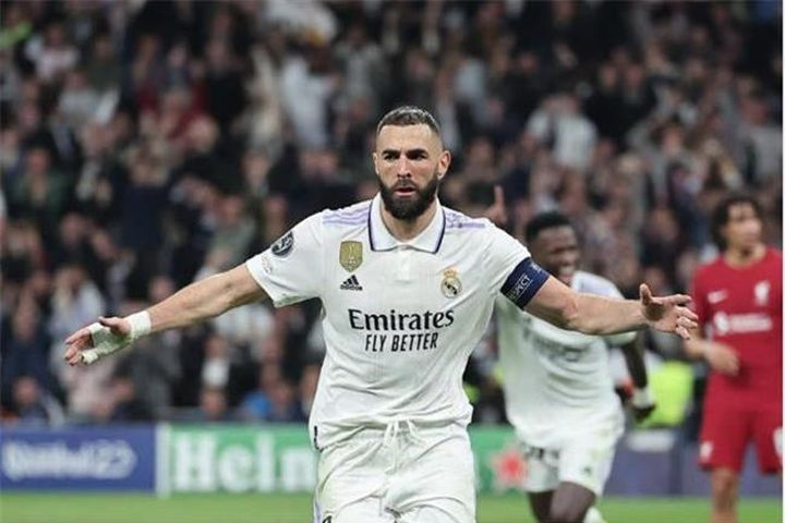 Benzema tham vấn Ronaldo trước khi chốt đến Saudi Arabia