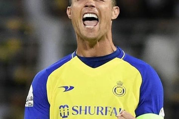 Ronaldo chốt tương lai ở Ả Rập Saudi, mong chờ Benzema và Messi
