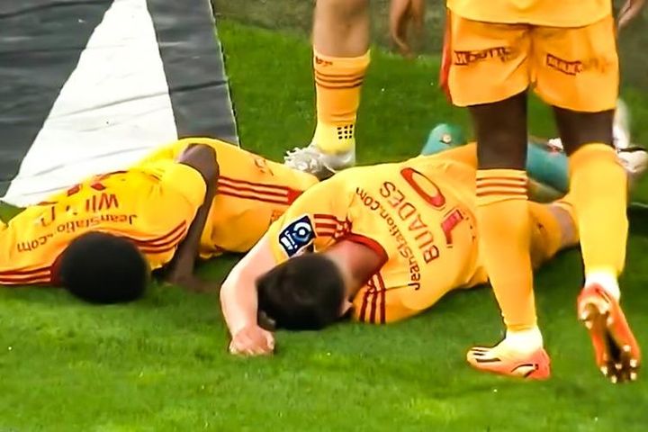 Chấn thương bí ẩn ở vòng cuối Ligue 2