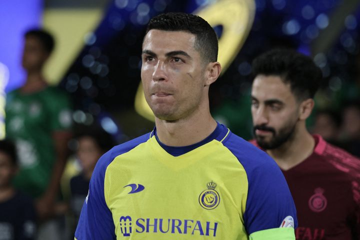 Ronaldo khuyên Benzema đến Saudi Arabia