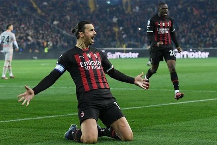 Zlatan Ibrahimovic tuyên bố tiếp tục thi đấu dù đã bước sang tuổi 42