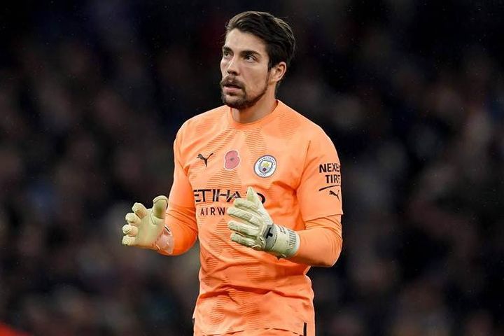 Man City dùng thủ môn dự bị cho trận gặp Man Utd