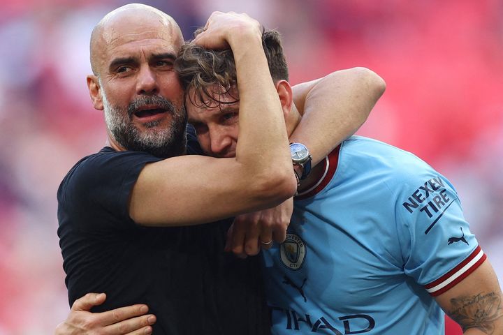 Pep Guardiola đi vào lịch sử