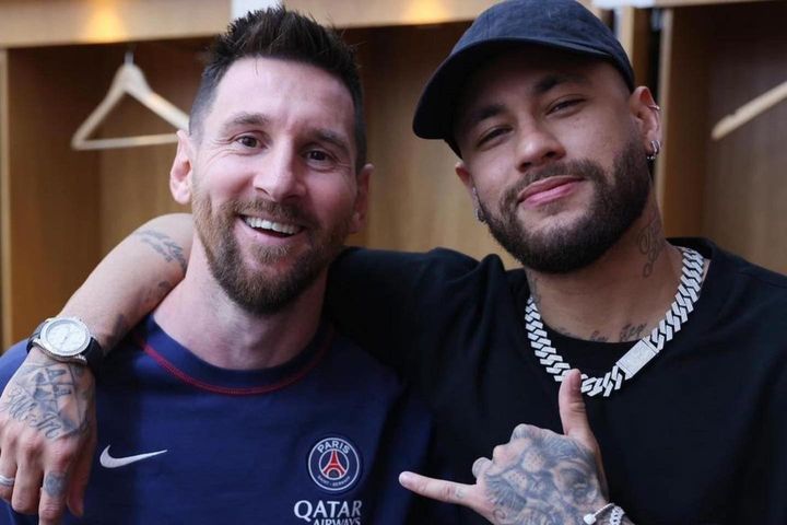 Phản ứng của Neymar khi Messi rời PSG
