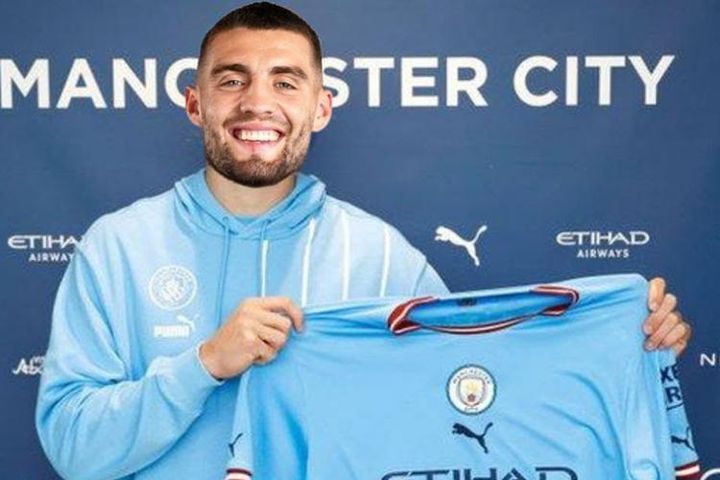 Man City vô địch FA Cup đón tin vui: Sắp có tân binh đầu tiên, như 'hổ thêm cánh'