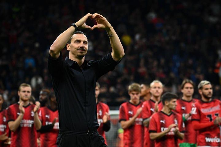 Clip buổi chia tay đẫm nước mắt của Ibrahimovic