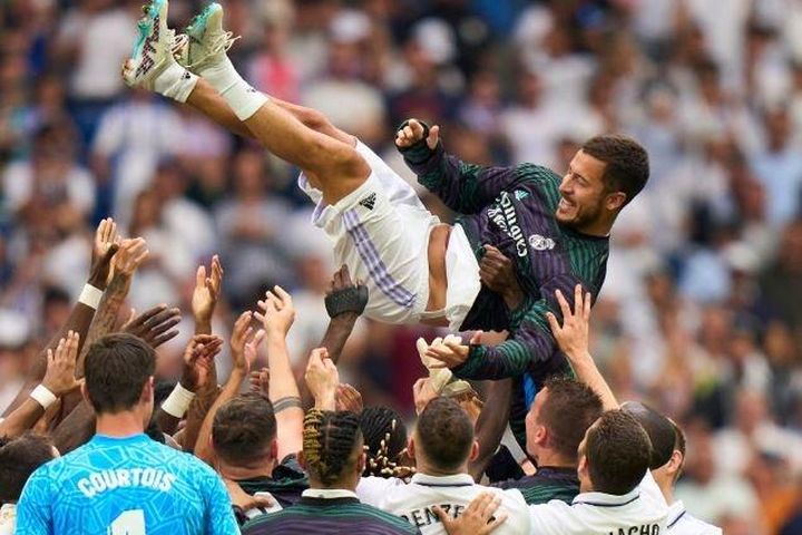 Hành động đẹp của cầu thủ Real trong ngày chia tay Hazard