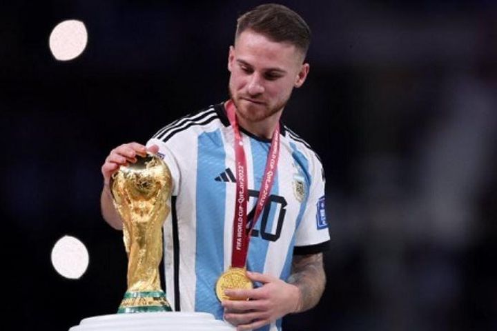 Liverpool chiêu mộ nhà vô địch World Cup