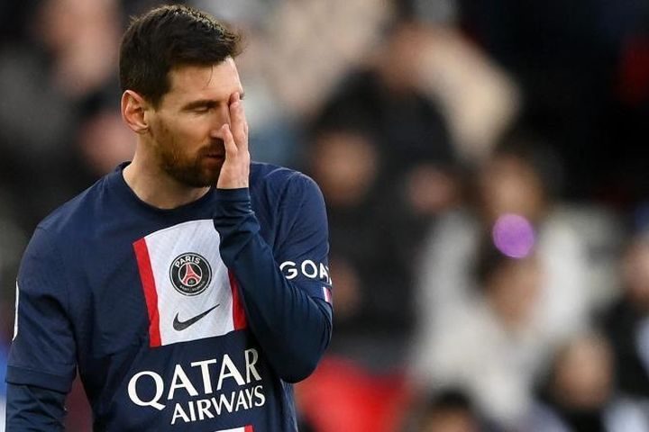 Messi chia tay PSG không thể buồn hơn