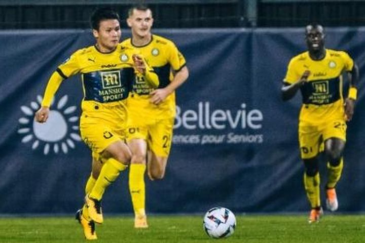 Quang Hải chia tay Pau FC sớm một năm