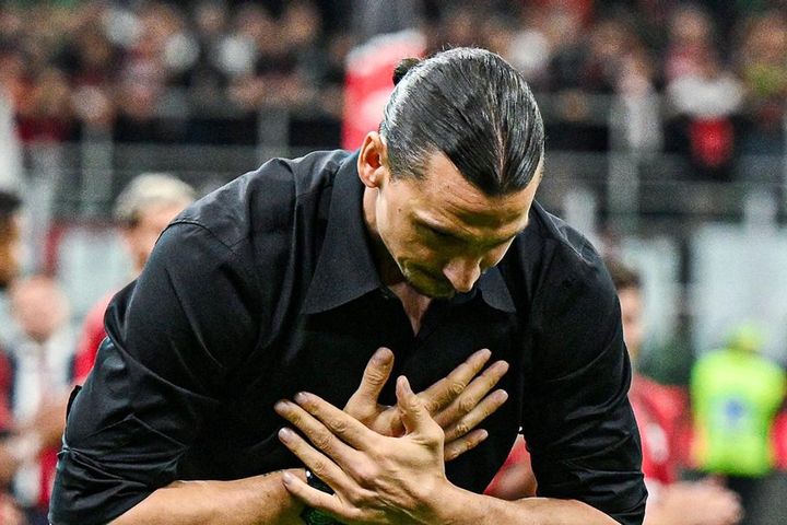 Ibrahimovic bật khóc nói câu giã từ bóng đá