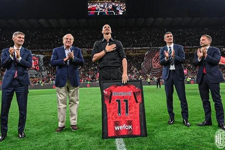 Zlatan Ibrahimovic chính thức nói lời chia tay sân cỏ