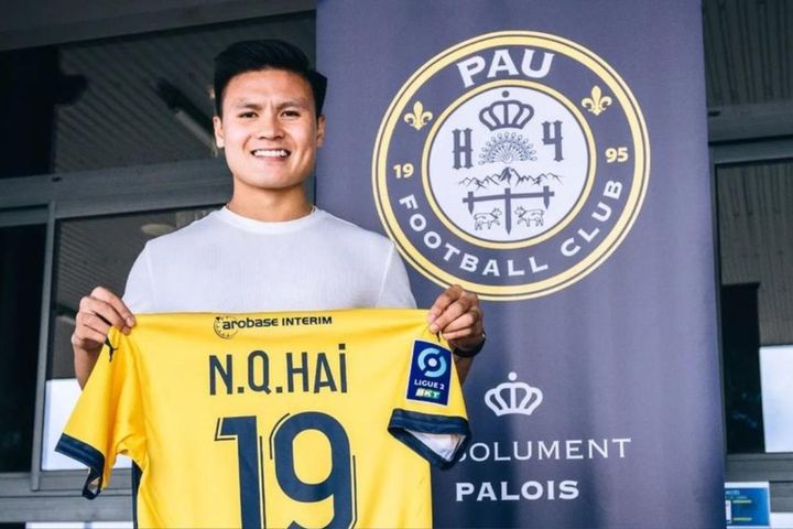 Người đại diện tiết lộ cuộc chia tay: 'Cảm ơn Pau FC đã cho Quang Hải thi đấu ở Pháp'